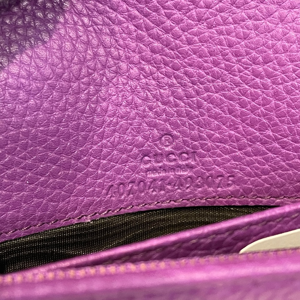 GUCCI 407041 Pebbled Calfskin Soho Wallet on Chain Crossbody Purple - Picture 8 of 9